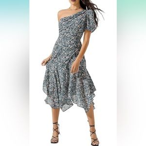 ASTR One Shoulder Floral Dress